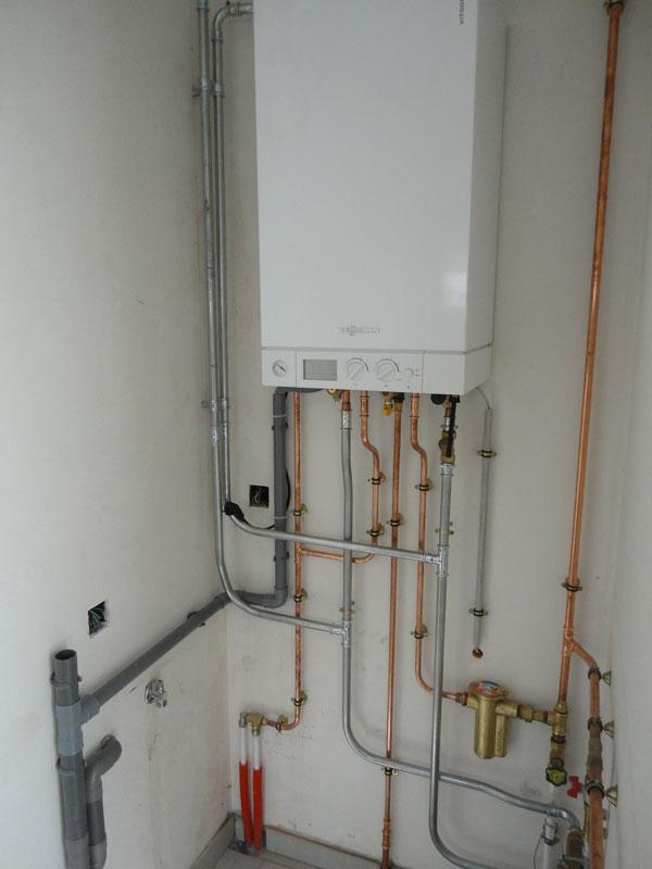 How does a ductless heat pump work?